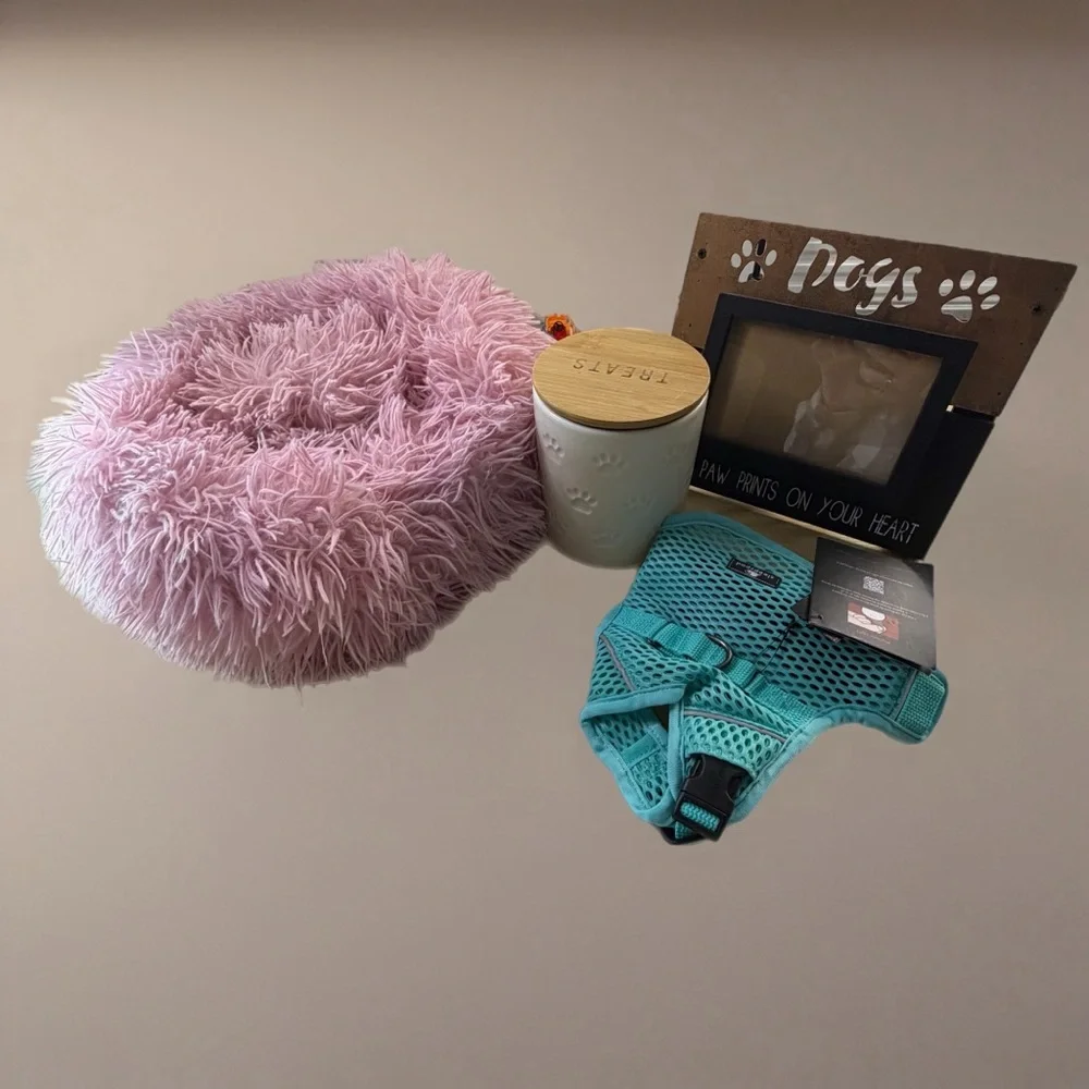 New Puppy Bundle – Small Dog Cozy‎ Bed & Starter Accessories